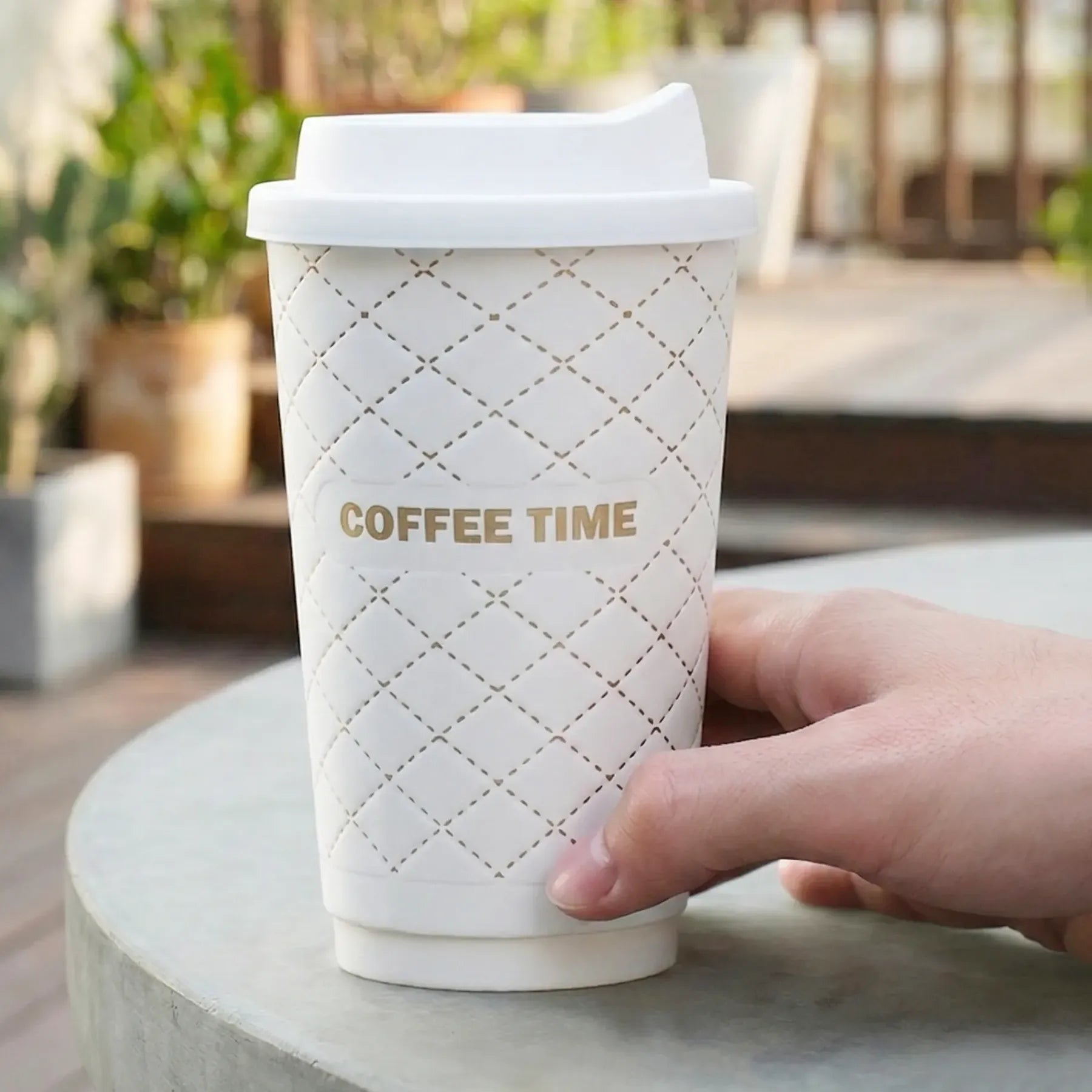 Diamond-Embossed Coffee Cup