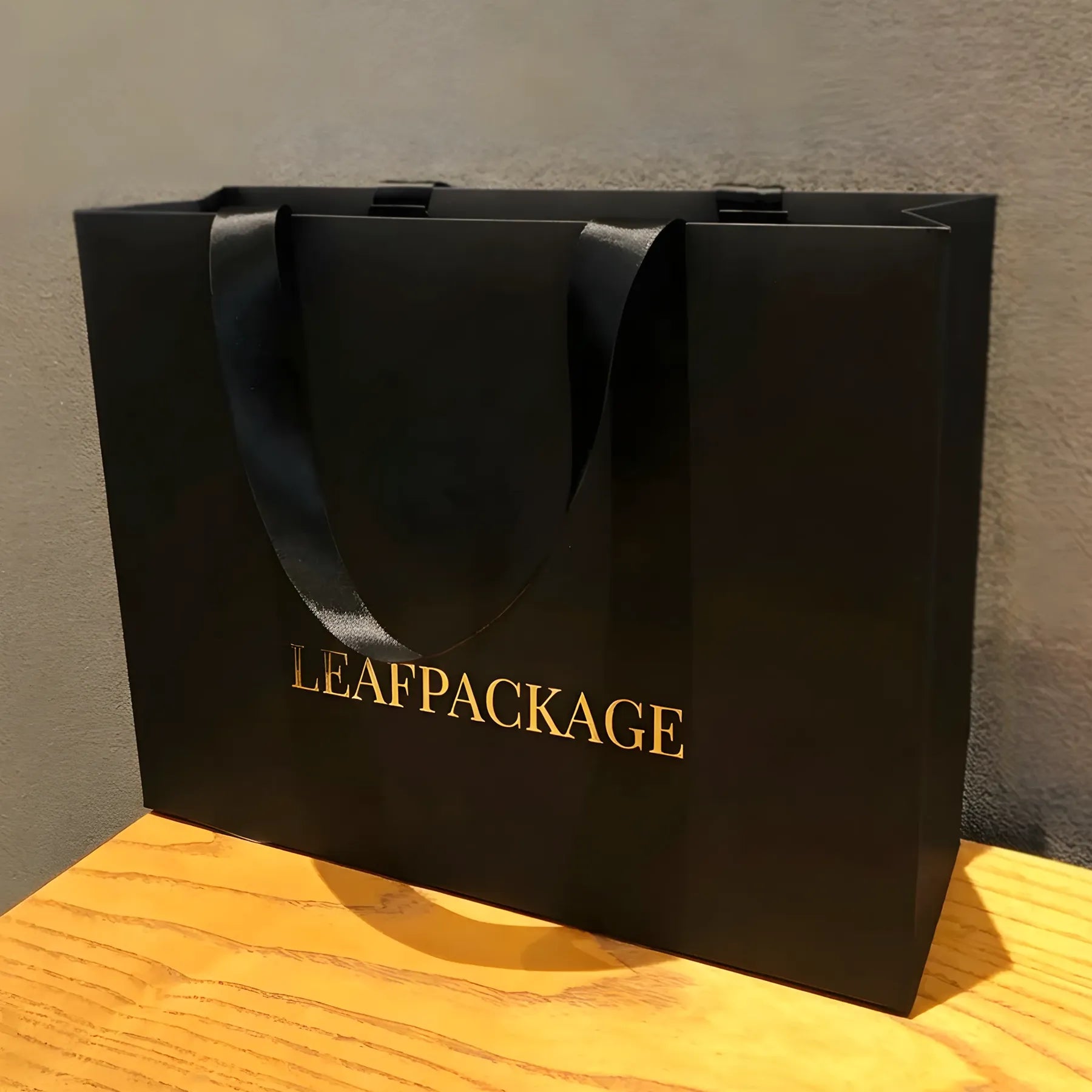 Luxury Paper Shopping Bags with Handles