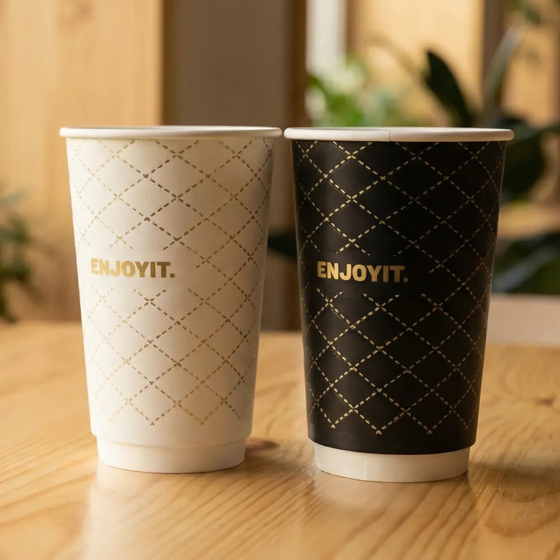 Diamond-Embossed Coffee Cup